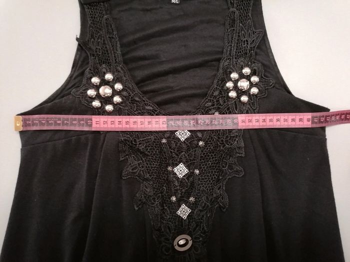 Robe noire broderie et perles M.L - photo numéro 9