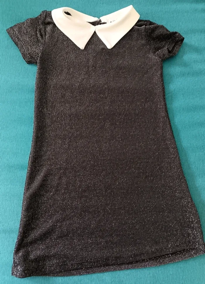Robe noire scintillante