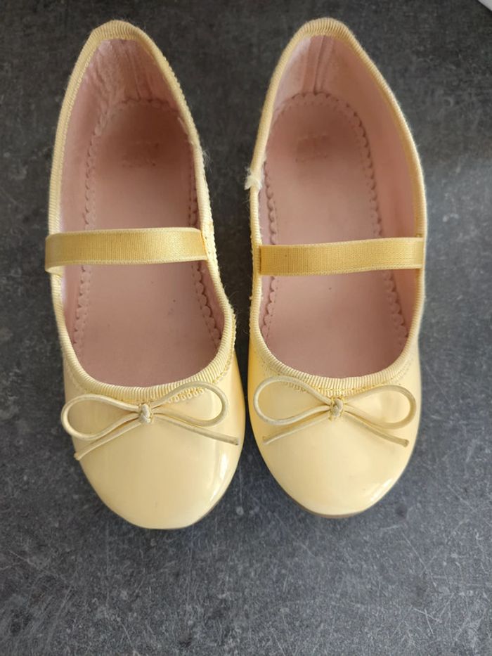 Ballerines jaunes 26