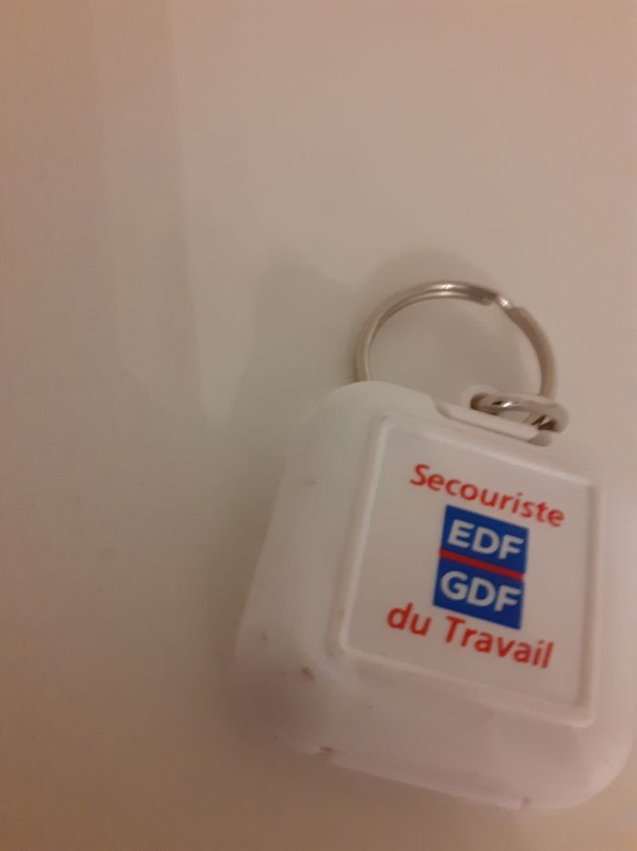 Porte-clés Secouriste EDF GDF - photo numéro 4