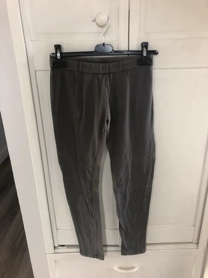 legging gris anthracite foncé sport