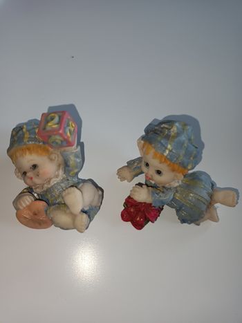 Jolie posture en platre bébé