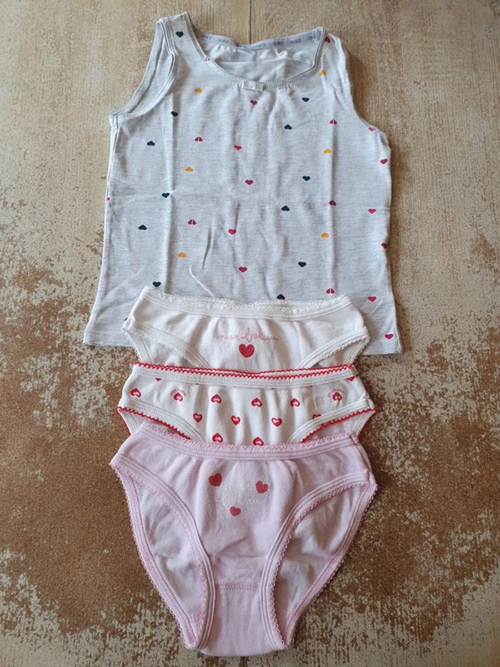 Lot de 3 culottes Petit Bateau et débardeur Okaïdi - 6 ans