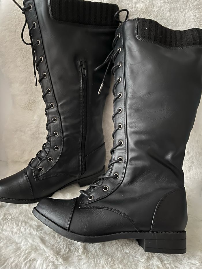 Bottes noires à lacets pointure 37 Talons 3 cm