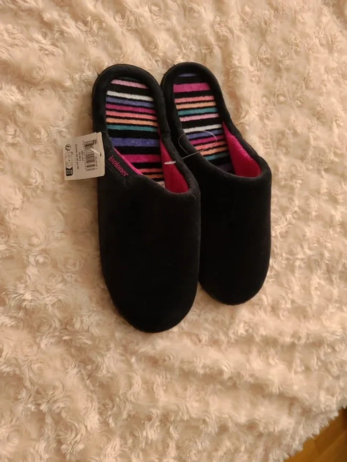 Pantoufle femme isotoner Taille 36 NEUVE