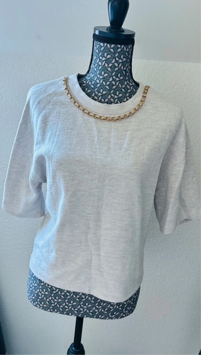 Pull Zara détail chaîne dorée
