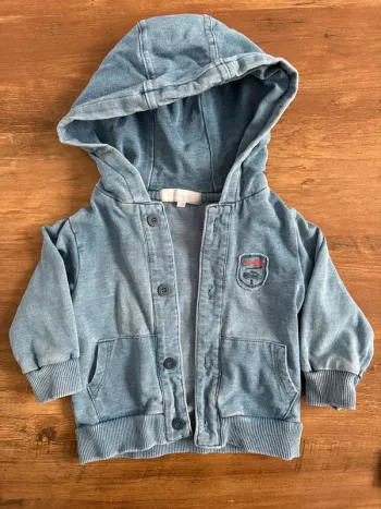 Veste en jean capuche 6 mois