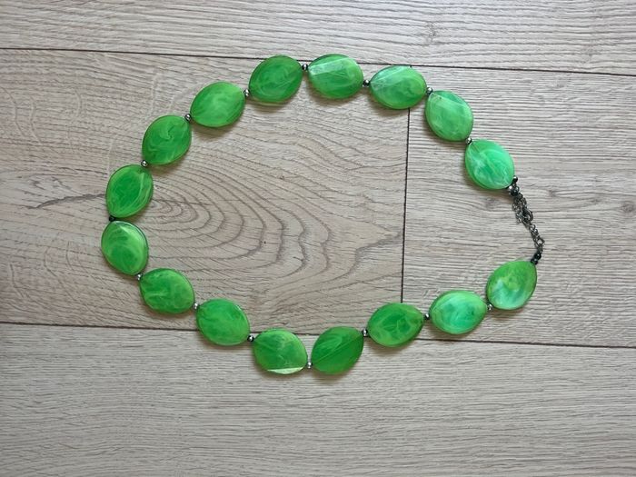 Collier vert