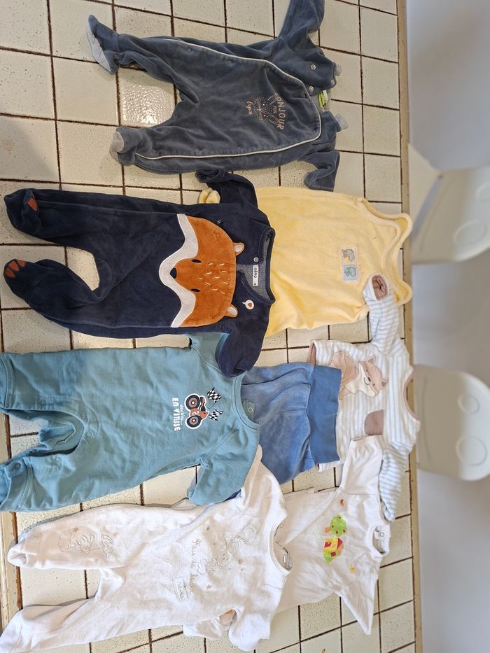 7 pyjamas 3 mois