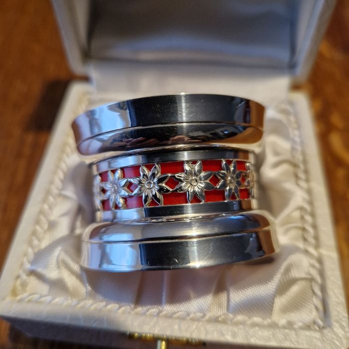 Rond de Serviette en Métal Argenté dans son coffret d'origine, Neuf jamais utilisé - photo numéro 3