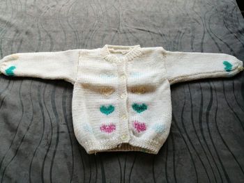 Gilet écru tricoté main 6 mois/1 an phildar