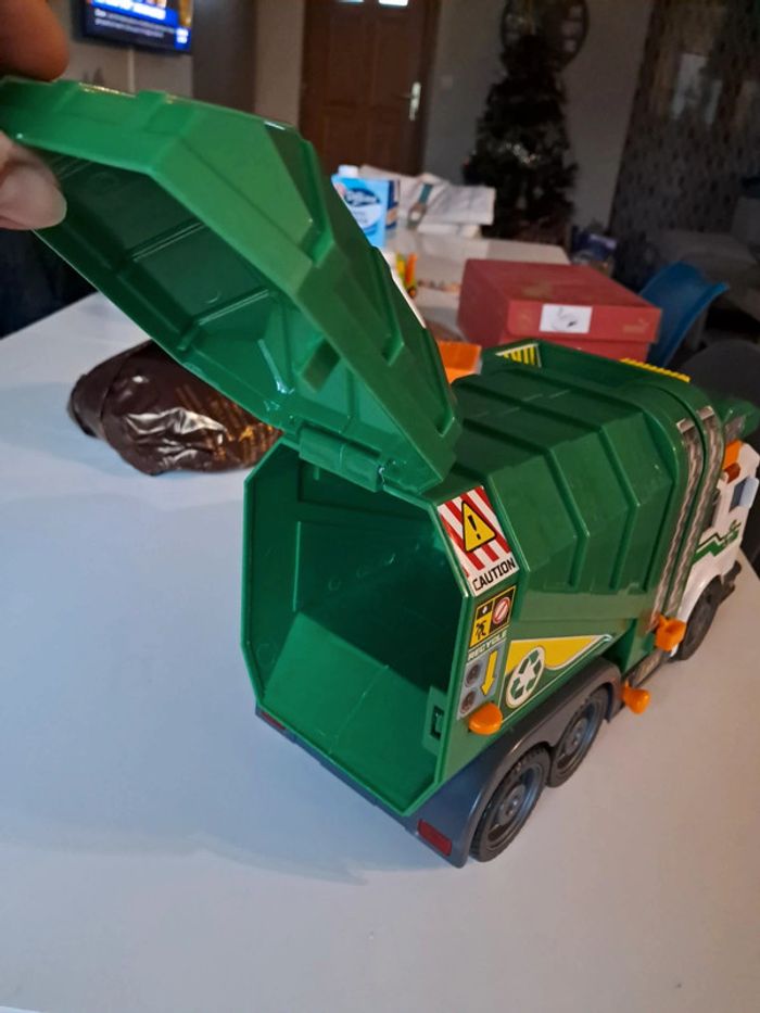 Camion poubelle - photo numéro 3