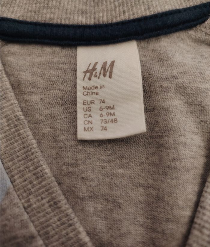 Lot de deux gilets garçon 6/9 mois H&M - photo numéro 4