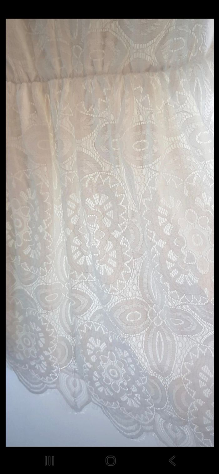 Robe en dentelle - photo numéro 5