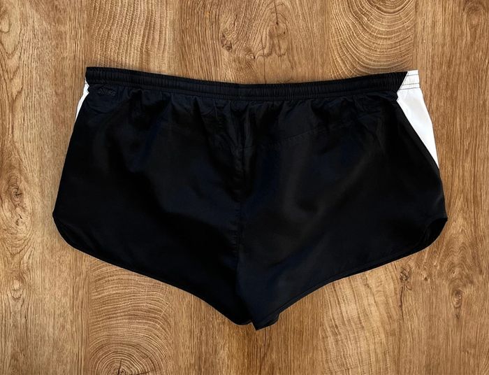 Short de sport noir et blanc Nike avec doublure pour homme, taille L - photo numéro 2