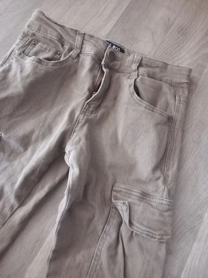 Pantalon cargo Free Boy kaki – 10 ans – Comme neuf - photo numéro 2