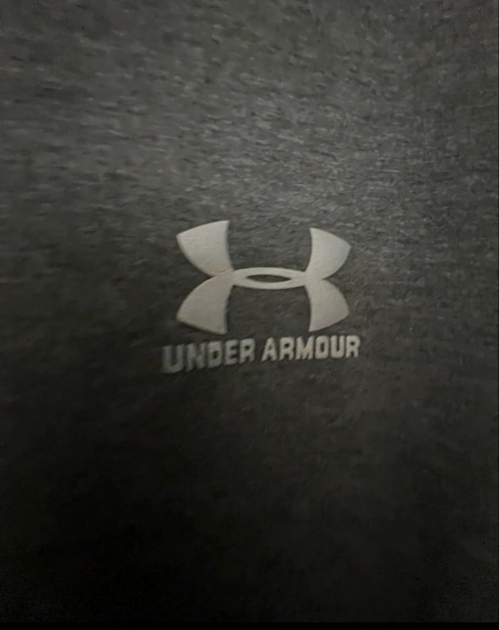 Pull Under Armour (Peut etre pas authentique) - photo numéro 3