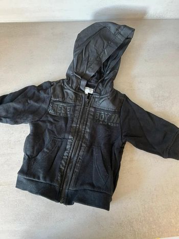Veste à capuche bébé