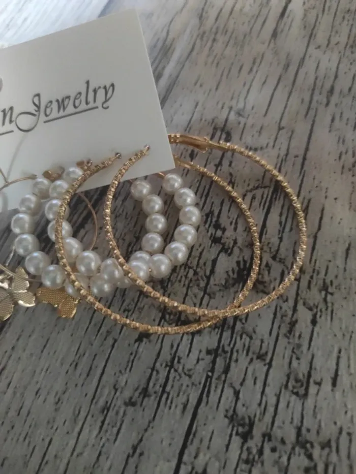 Lot 5 boucles d'oreilles - photo numéro 4