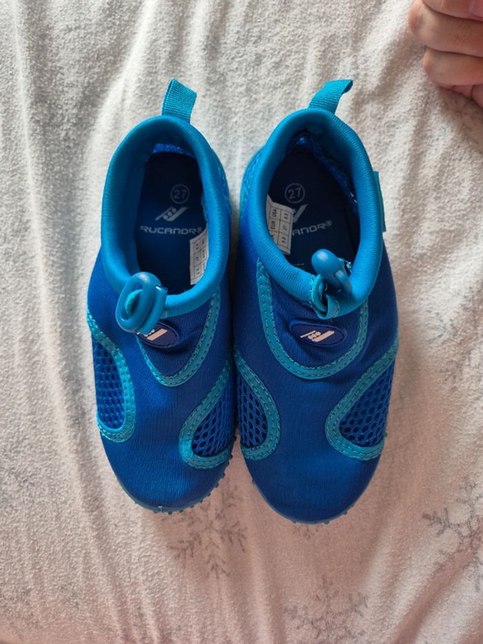 Chaussures d'eau jamais porté Taille 27 - photo numéro 4