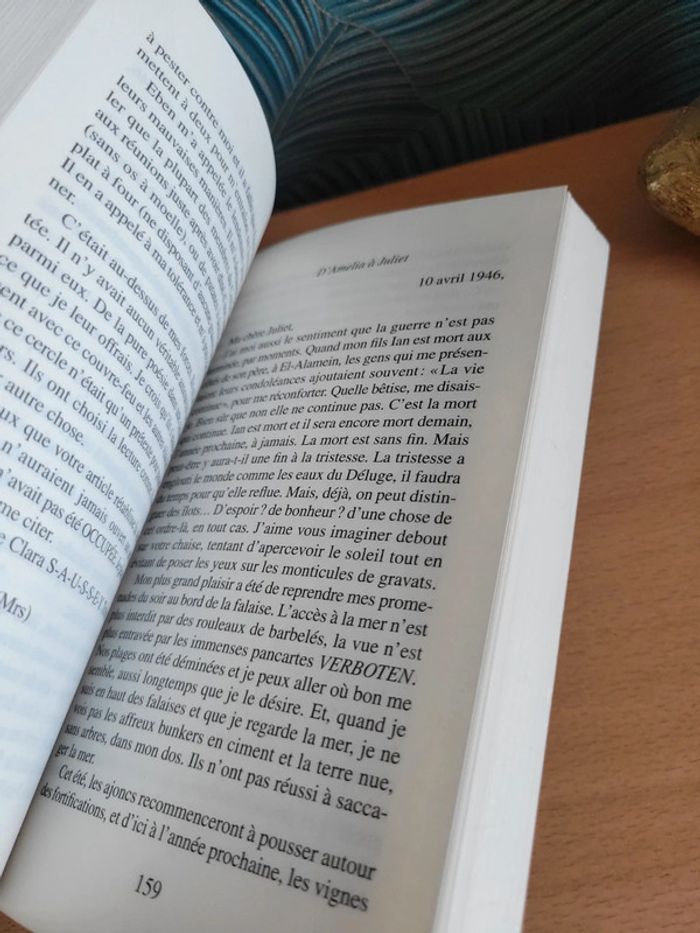 Livre roman "Le cercle littéraire des amateurs d'épluchures de patates" - photo numéro 6