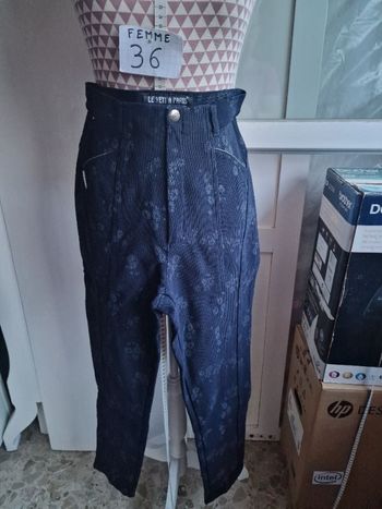 Pantalon, bleu marine avec fleurs bleues, taille haute, forme Mom,longueur 100cm, en coton
