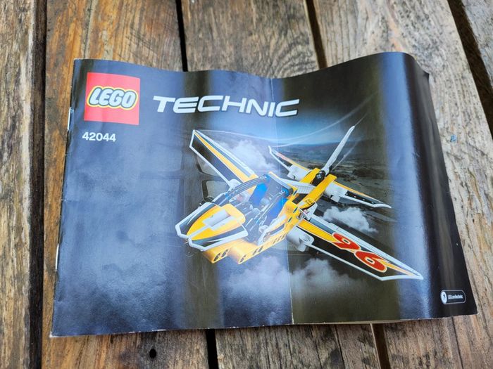 Lego technic 42044 L'avion de chasse 🛩 acrobatique, 2 modèles en 1 boîte, complet+boîte+notices - photo numéro 11