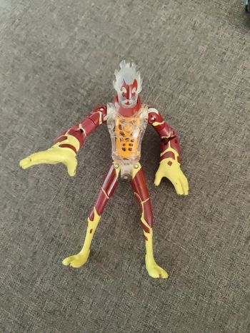 Figurine Ben 10 heatblast 15 cm