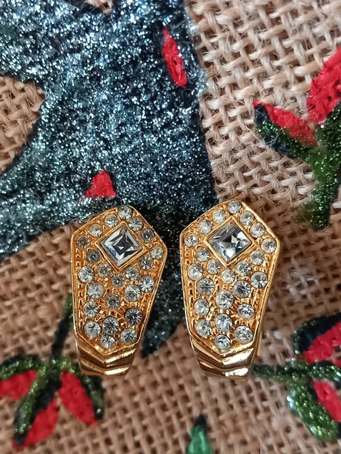 Boucles d'oreilles vintage à clip dorée et strass - photo numéro 5