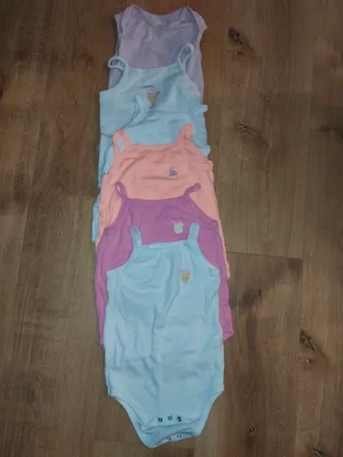 Lot de 5 bodies 24mois