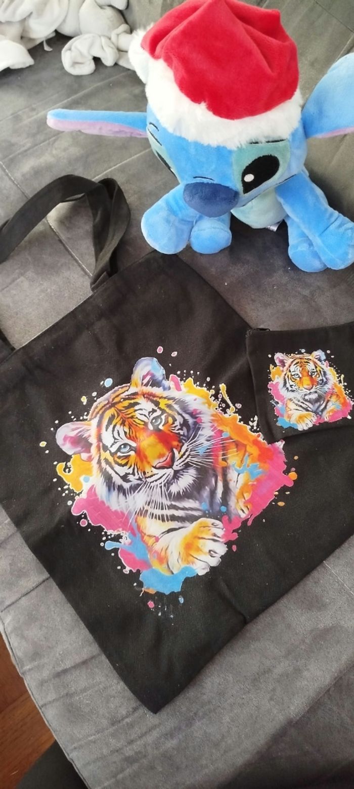 Sac fourre tout et sa pochette