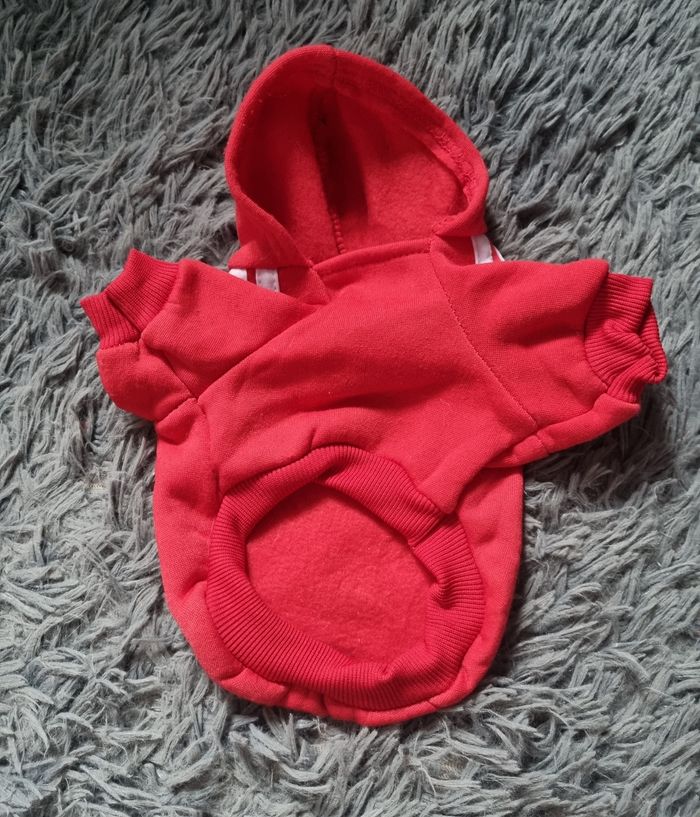 Pull rouge à capuche taille XS chien ou chat - photo numéro 2