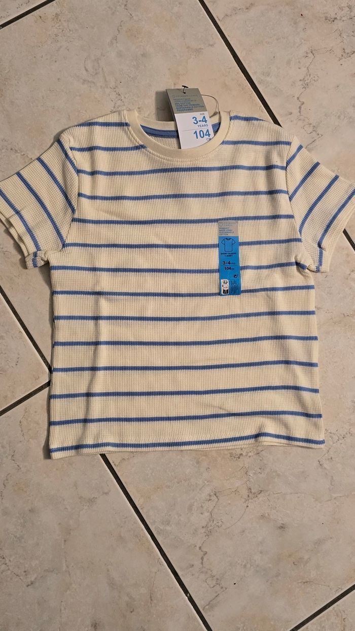 (Neufs non portés) 🏷🤩🥰💙 superbe ensemble teeshirt mc ,jeans cargo 4ans Garçon 💙🥰🤩 - photo numéro 9