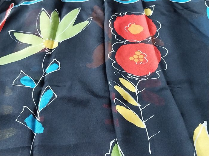 Foulard femme à fleurs colorées sur noir vintage Polyester - photo numéro 3