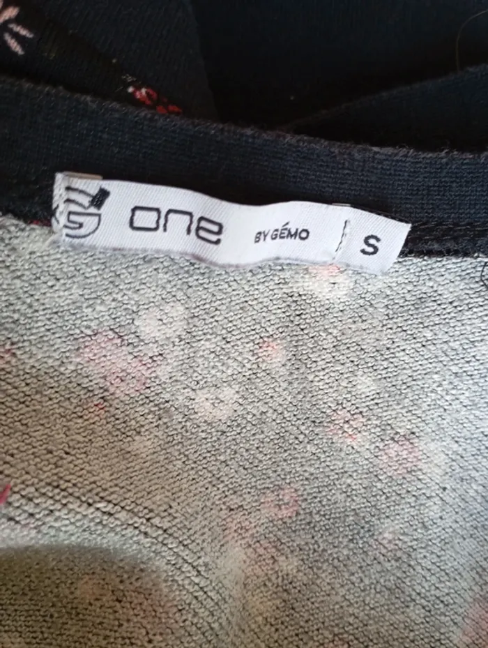 Sweat à fleurs "Amoureuse de mon sweat" Gemo taille s - photo numéro 4