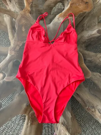 Maillot de bain 1 pièce Etam rouge dos décolleté