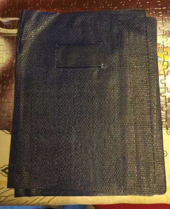 protege cahier bleu foncé