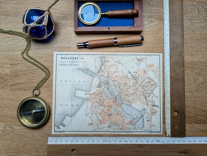 Imprimée en 1902, Carte de Boulogne-sur-Mer, Pas-de-Calais. Original Vintage Authentique.