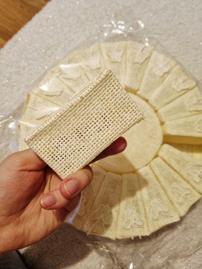 Boîtes  jaune pâle a papillon blanc 20 parts - photo numéro 2