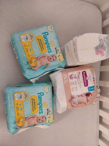 Vends couches pampers taille 1 