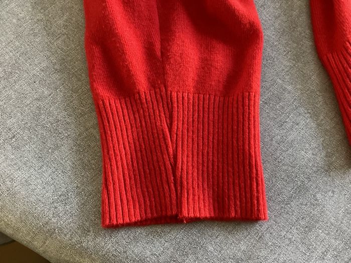 Gilet rouge de très belle qualité 44/46 - photo numéro 2