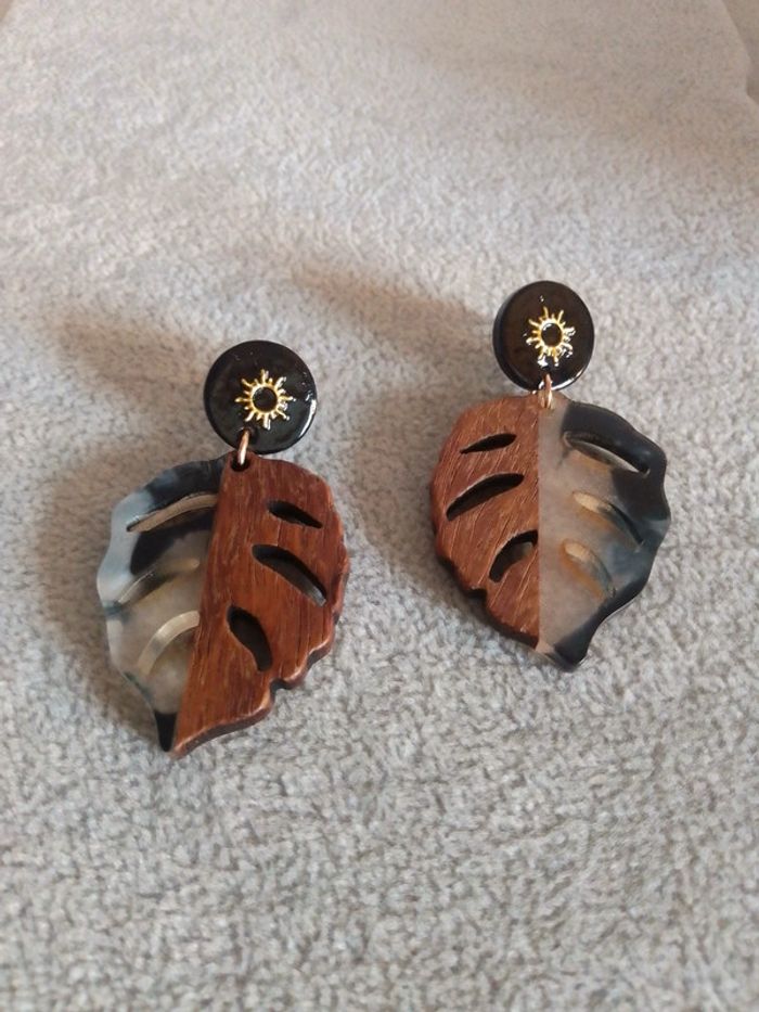 Boucles d'oreilles bois et résine