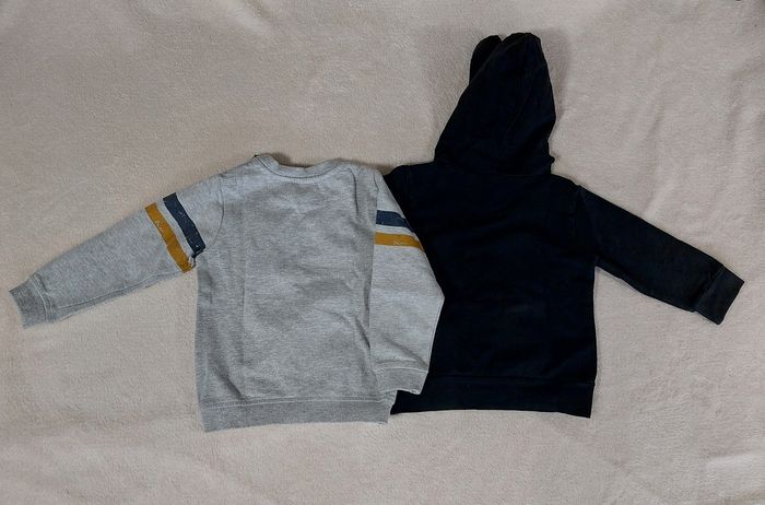 Lot de 2 sweats 18 mois - photo numéro 2