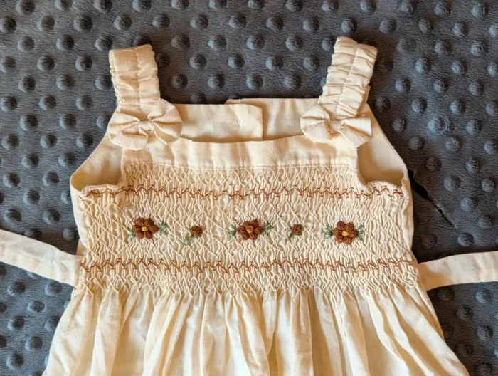 Robe traditionnelle Madagascar bébé 12 mois / 1 an #artisanat #broderie #vintage - photo numéro 2