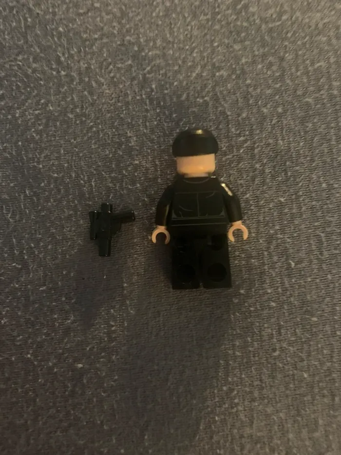 Lego star wars Imperial Officer - photo numéro 2