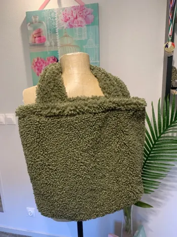 Grand sac fourré tout moumoute 45x37 cm femme