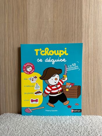 Cahier d’autocollants t’choupi se déguise