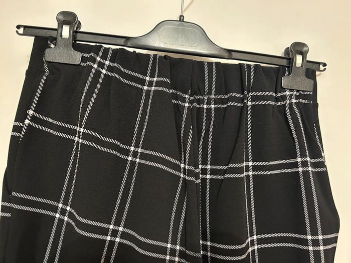Pantalon noir à rayures blanches - Taille 38 - Marque Primark - photo numéro 3