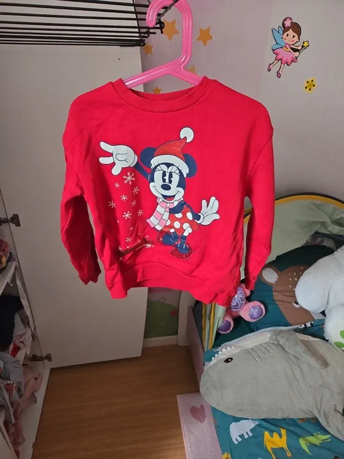 Pull minnie Noël taille 6 ans