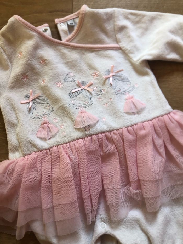 Lot pyjamas 6 mois - photo numéro 2